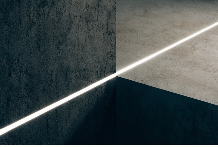 Haz de luz entre planos arquitectónicos